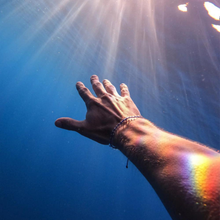 Load image into Gallery viewer, 4ocean Signature Blue Beaded Bracelet